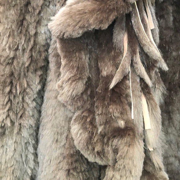 Gorgeous chocolate brown fur jacket - Picture 3 of 7